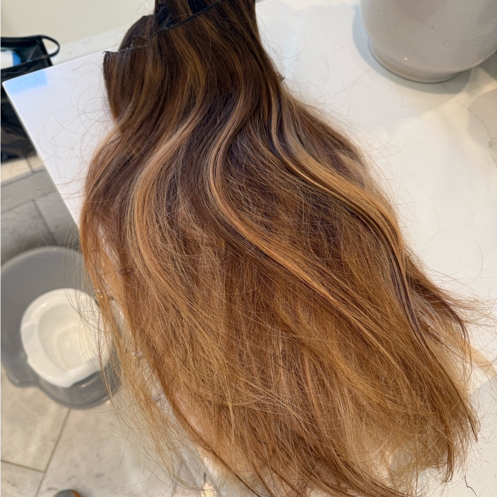 Natural Brown to Honey Blonde covet and mane 22 inch 20 wefts